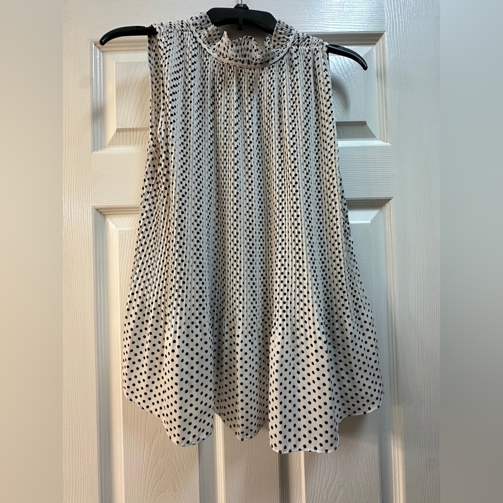Violet & Claire Black and White Polka Dot Blouse Size Medium - Picture 6 of 6